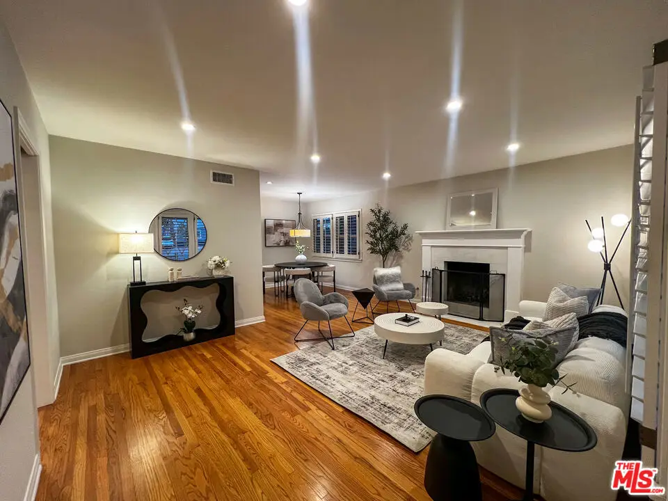 22041 Providencia Street, Woodland Hills, CA 91364 - #1