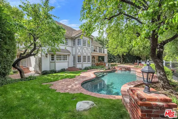 3225 Iredell Lane, Studio City, CA 91604