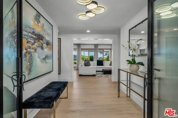 2144 Banyan Drive, Los Angeles, CA 90049