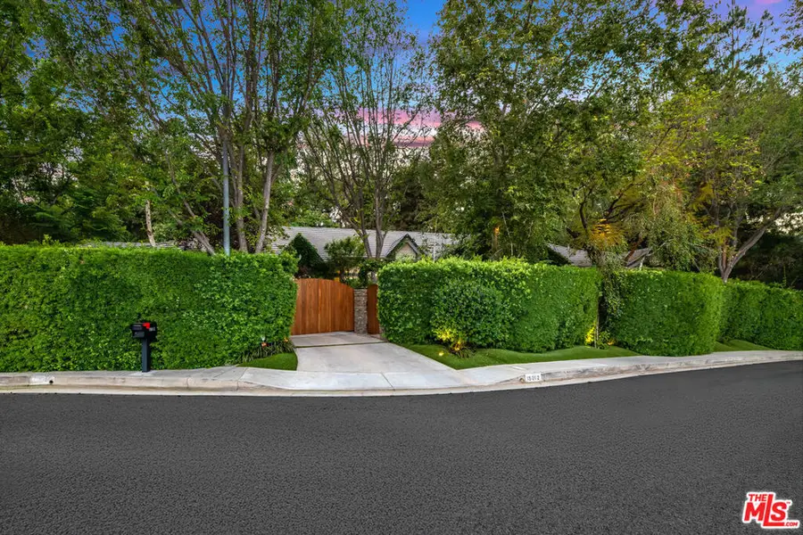 19012 Dorlon Drive, Tarzana, CA 91356 - #2