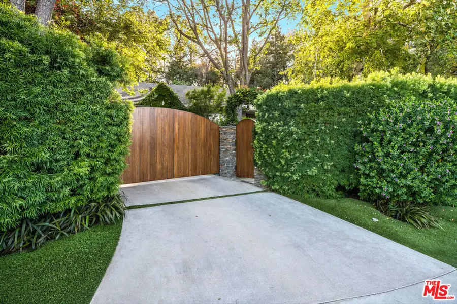 19012 Dorlon Drive, Tarzana, CA 91356 - #3