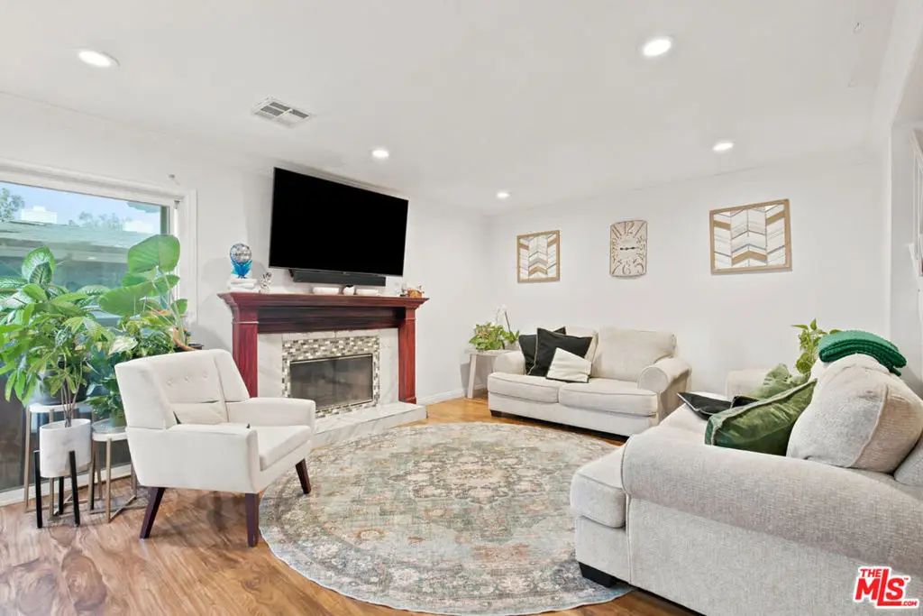 26206 Alizia Canyon Drive, Calabasas, CA 91302 - #1