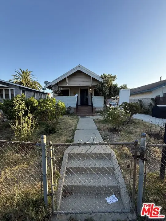 913 W 77th Street, Los Angeles, CA 90044 - #1