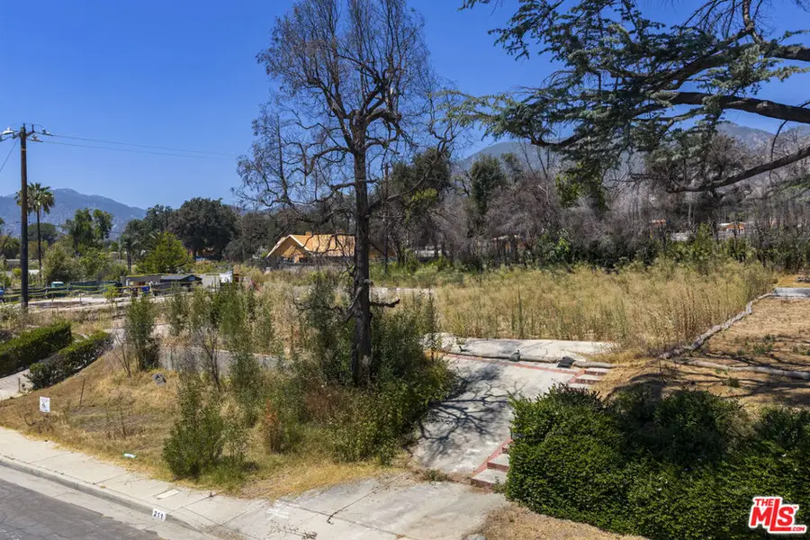 211 E Mendocino Street, Altadena, CA 91001 - #2