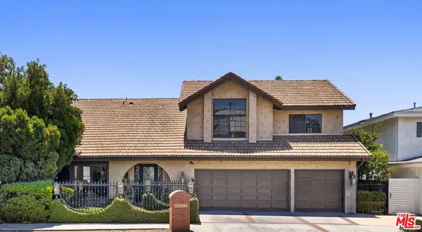8004 Oceanus Drive, Los Angeles, CA 90046