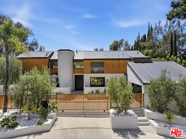 3319 Dona Lola Place, Los Angeles, CA 91604