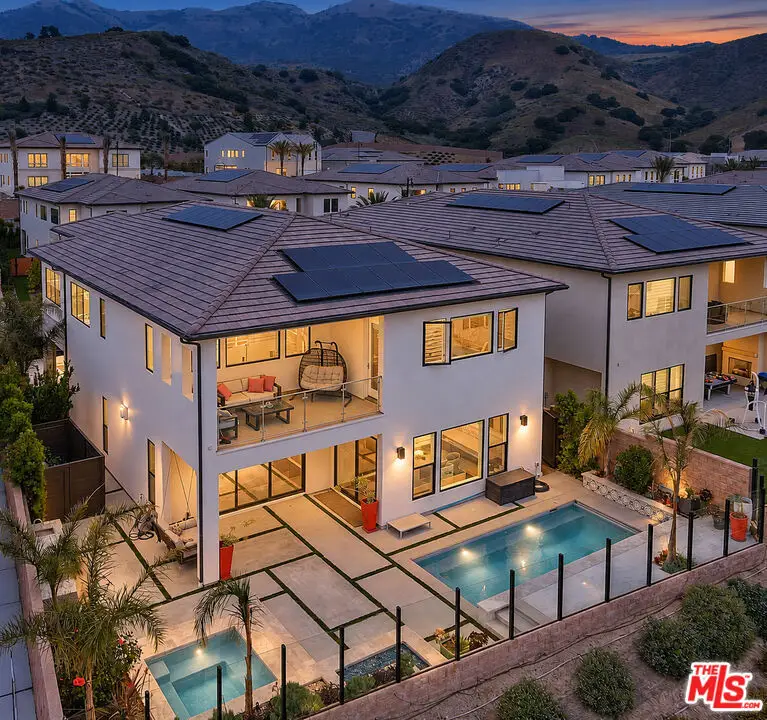 20558 W Overlook Court, Porter Ranch, CA 91326 - #2