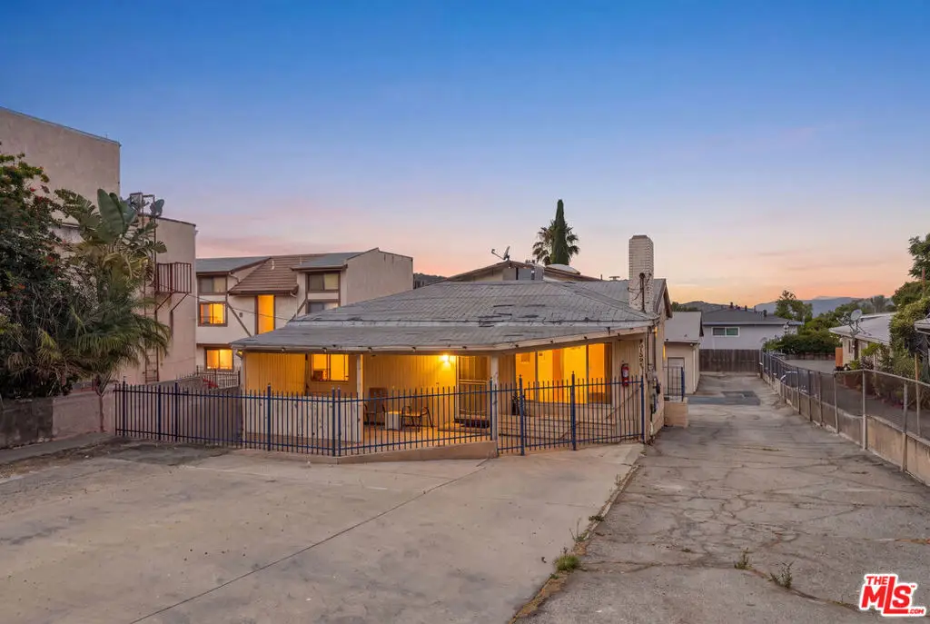 10139 Hillhaven Avenue, Tujunga, CA 91042 - #1