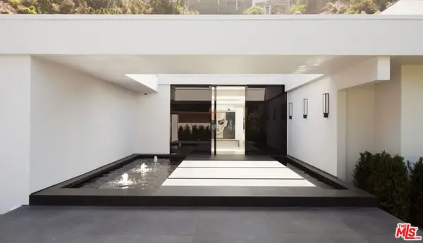 Address Withheld By Seller, Los Angeles, CA 90069
