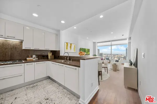 900 W Olympic Boulevard #31E, Los Angeles, CA 90015