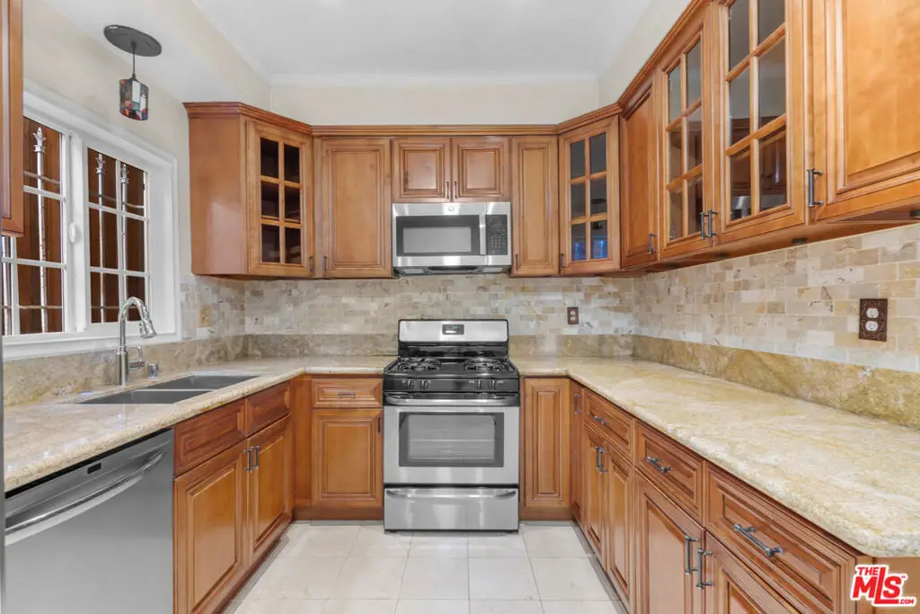 822 S Windsor Boulevard #102, Los Angeles, CA 90005 - #1
