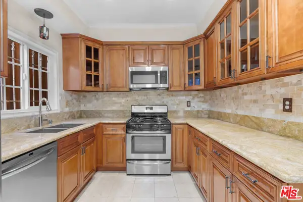 822 S Windsor Boulevard #102, Los Angeles, CA 90005