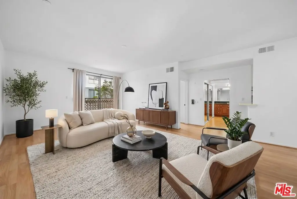 533 S St Andrews Place #203, Los Angeles, CA 90020 - #1