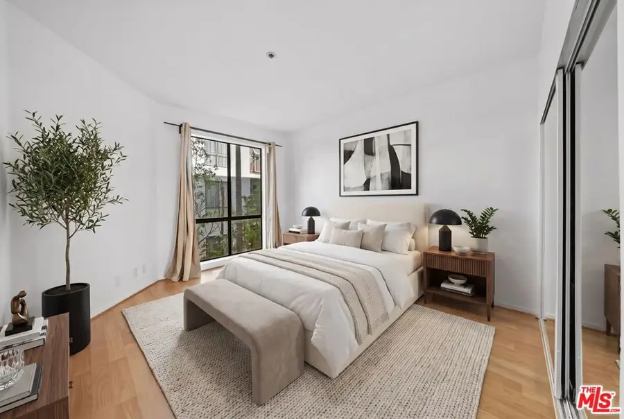 533 S St Andrews Place #203, Los Angeles, CA 90020 - #3