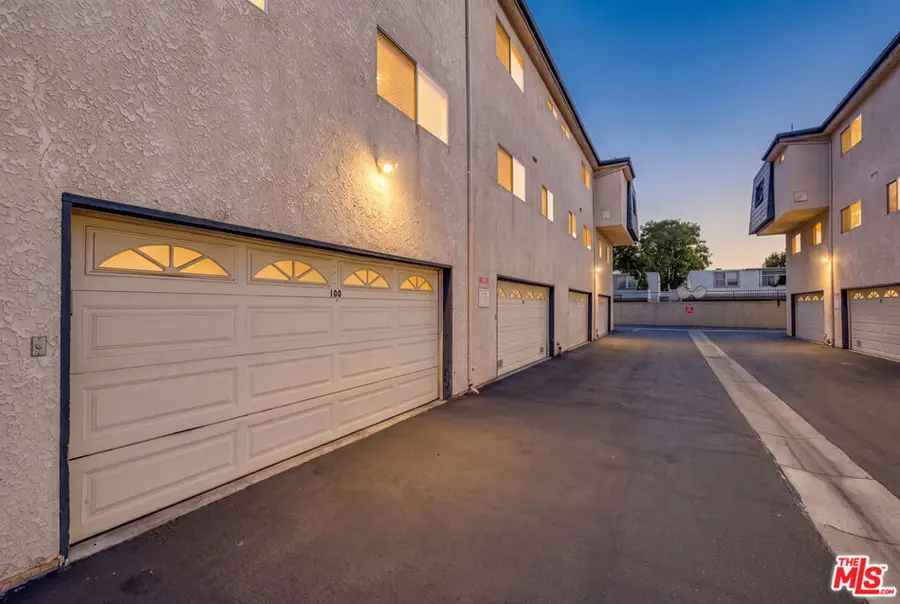 18550 Hatteras Street #100, Tarzana, CA 91356 - #3