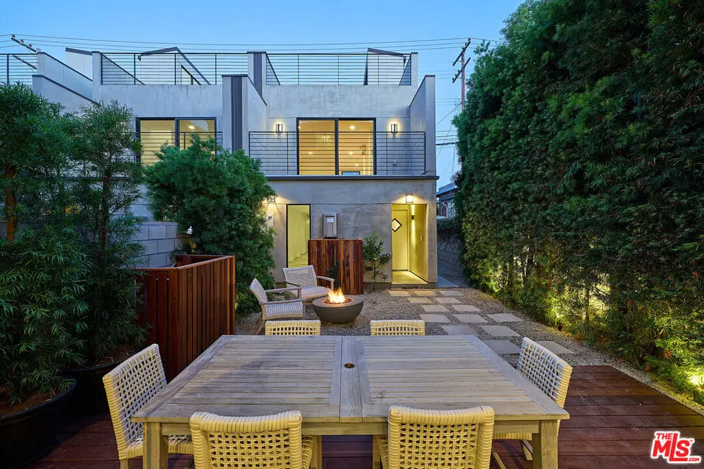 742 Brooks Avenue, Venice, CA 90291 - #1