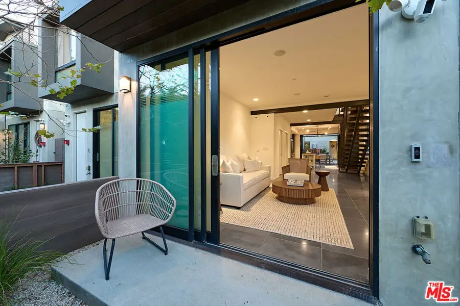 742 Brooks Avenue, Venice, CA 90291 - #3