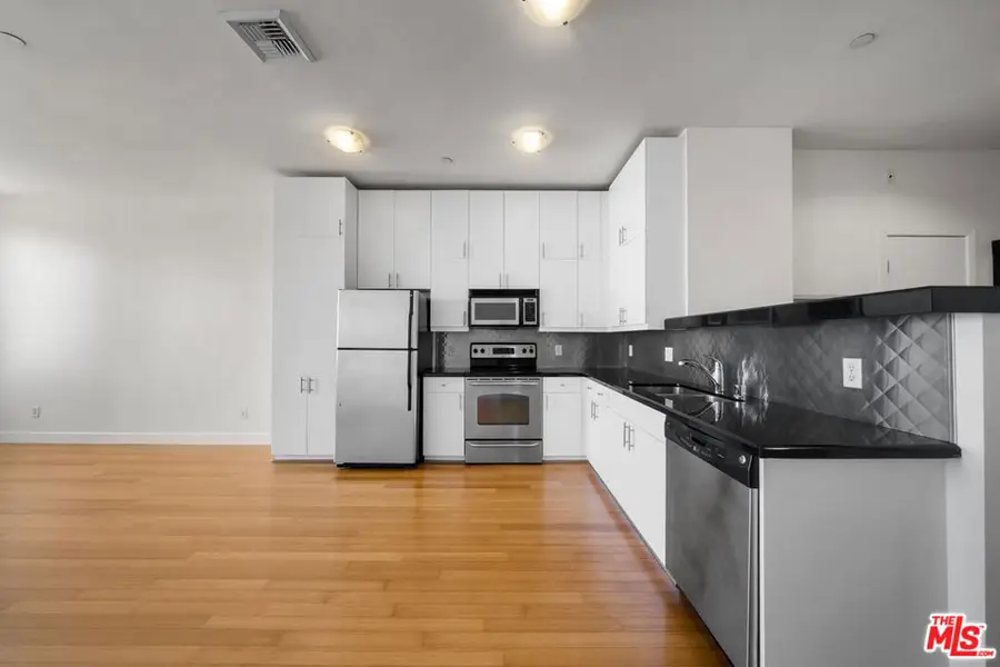3810 Wilshire Boulevard #1801, Los Angeles, CA 90010 - #3