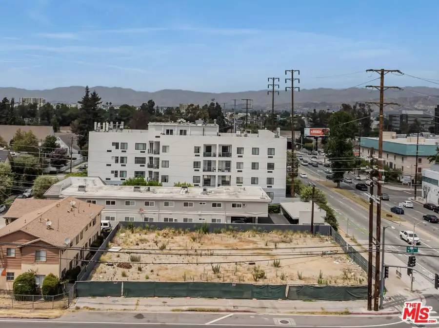 11003 Moorpark Street, North Hollywood, CA 91602 - #2