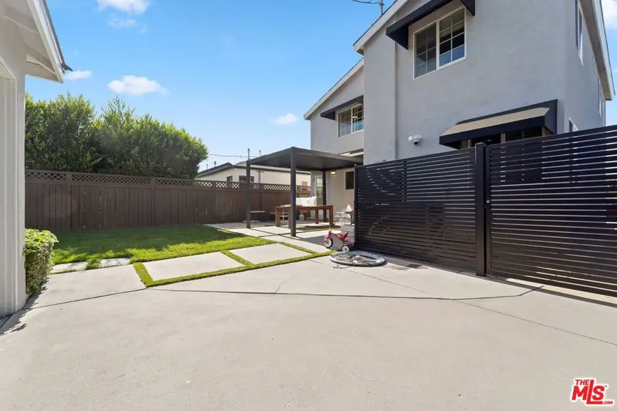 15216 Morrison Street, Sherman Oaks, CA 91403 - #3