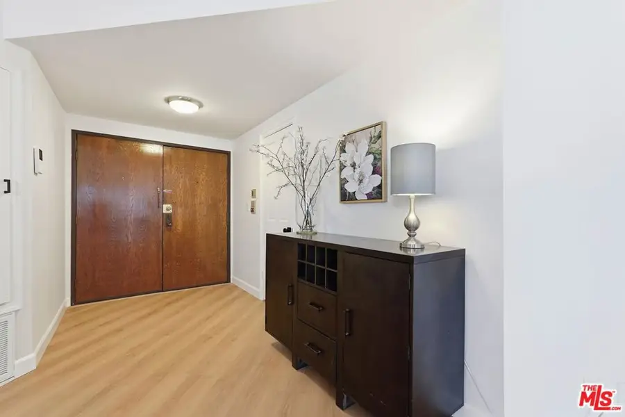828 S Bedford Street #202, Los Angeles, CA 90035 - #2