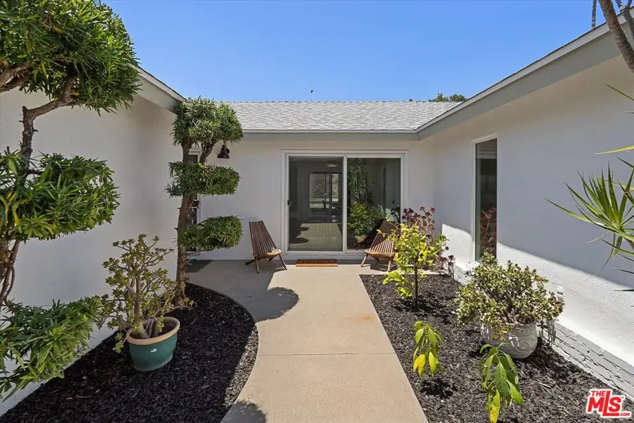 8977 Riderwood Drive, Sunland, CA 91040 - #3