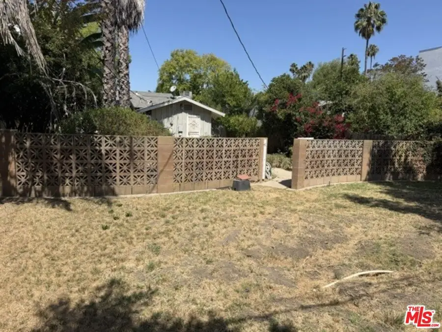 5136 Noble Avenue, Sherman Oaks, CA 91403 - #3
