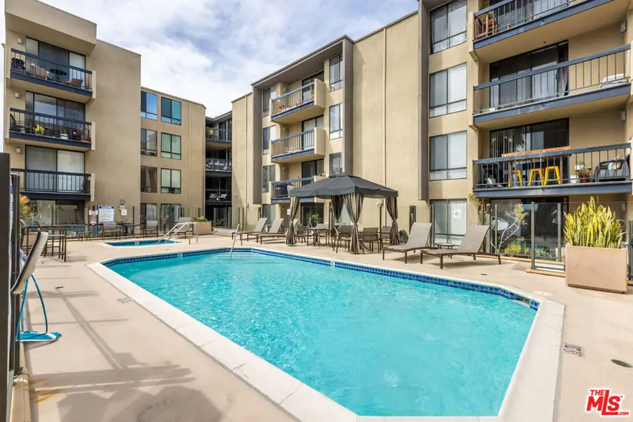 7320 Hawthorn Avenue #215, Los Angeles, CA 90046 - #2