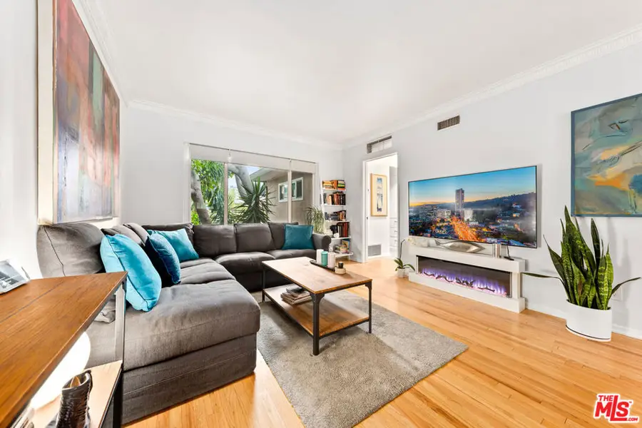 1330 N Crescent Heights Boulevard #16, West Hollywood, CA 90046 - #2