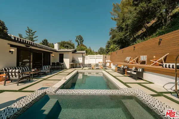 3242 Berry Drive, Los Angeles, CA 91604