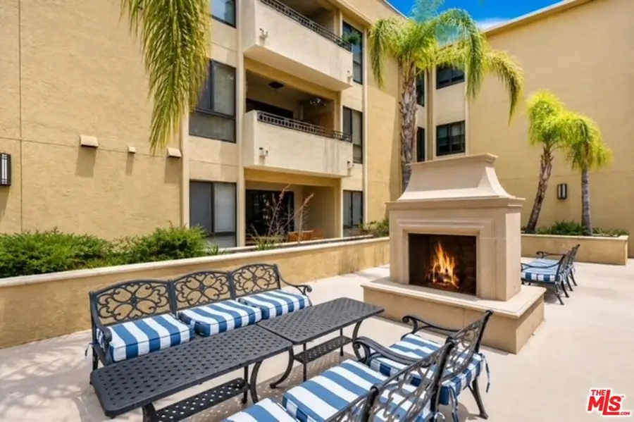 5009 Woodman Avenue #202, Sherman Oaks, CA 91423 - #3