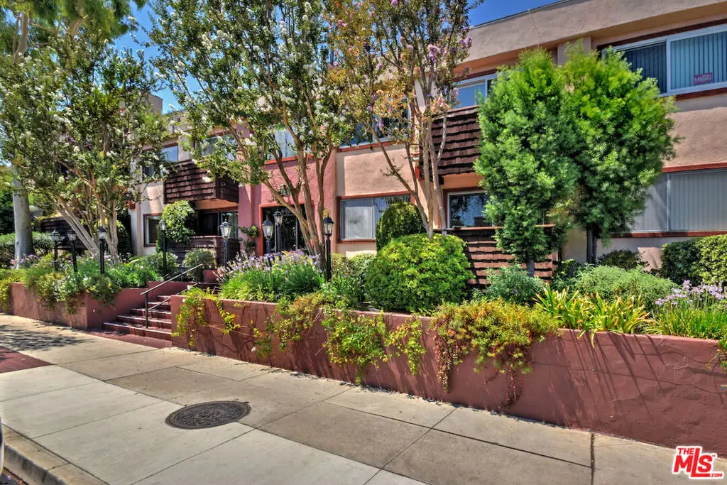 5403 Newcastle Avenue #19, Encino, CA 91316 - #1