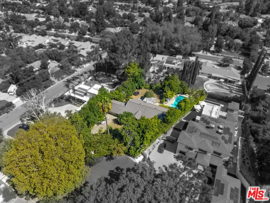 20447 Robert Place, Woodland Hills, CA 91364 - #2
