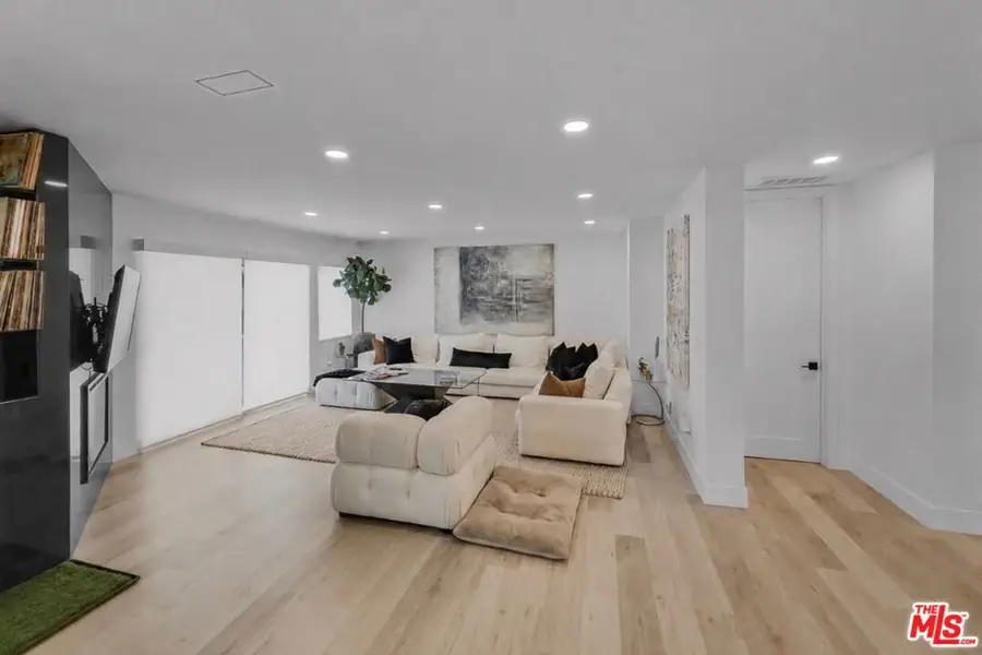 20326 Alerion Place, Woodland Hills, CA 91364 - #3
