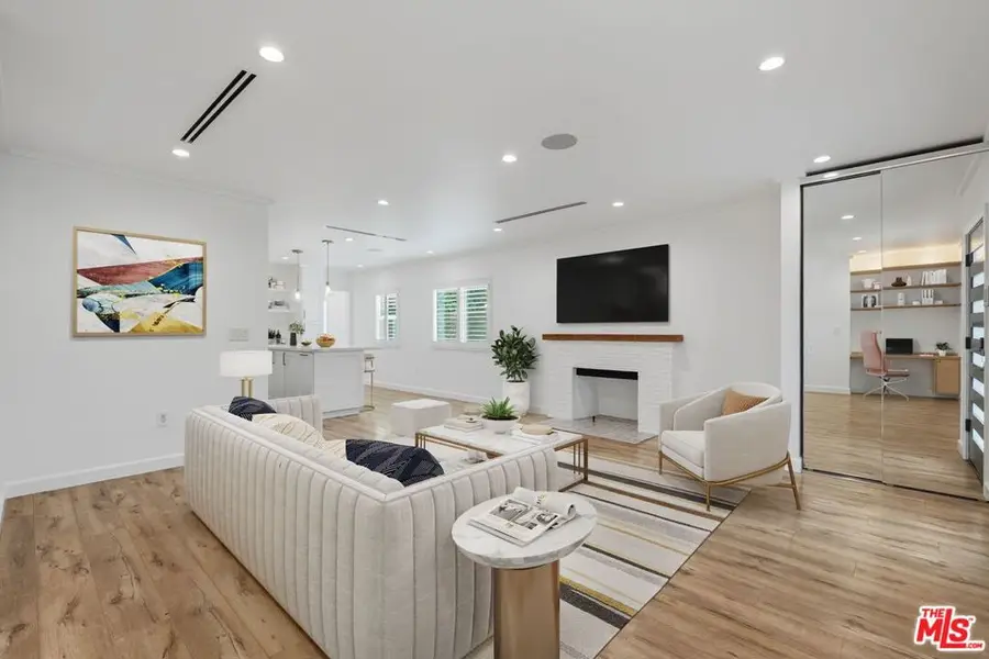 5526 Greenbush Avenue, Van Nuys, CA 91401 - #3