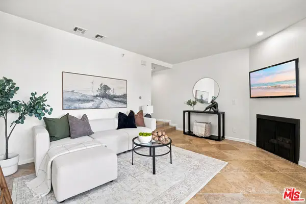 7320 Hawthorn Avenue #425, Los Angeles, CA 90046