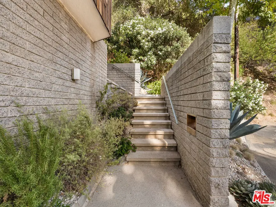 6249 Rodgerton Drive, Los Angeles, CA 90068 - #2