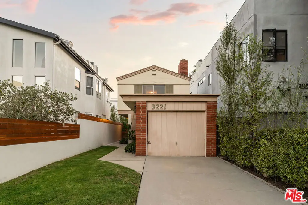 3221 Thatcher Avenue, Los Angeles, CA 90292 - #1