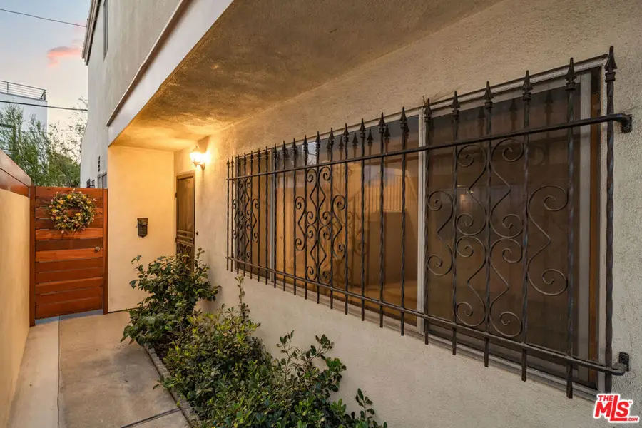 3221 Thatcher Avenue, Los Angeles, CA 90292 - #2
