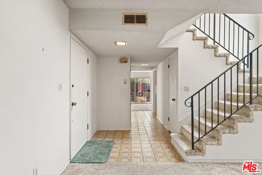 3221 Thatcher Avenue, Los Angeles, CA 90292 - #3