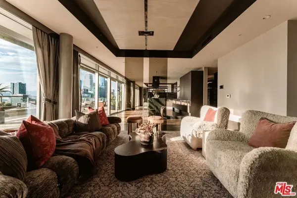 1155 S Grand Avenue #2204, Los Angeles, CA 90015