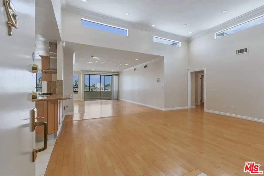 4443 Ventura Canyon Avenue #304, Sherman Oaks, CA 91423 - #2