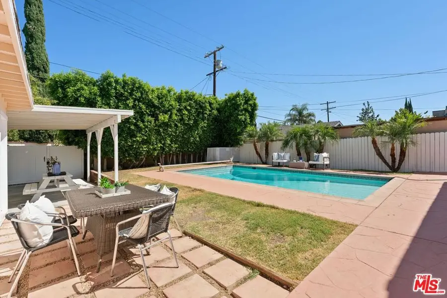17827 Burbank Boulevard, Encino, CA 91316 - #2