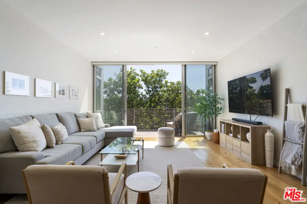 12504 Woodbridge Street #402, Studio City, CA 91604 - #1