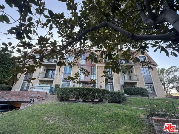 801 S Plymouth Boulevard #302, Los Angeles, CA 90005