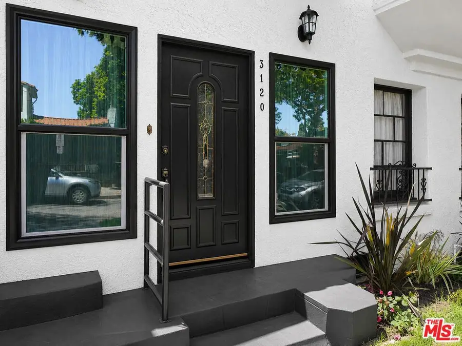 3118 W 43rd Place, Los Angeles, CA 90008 - #2