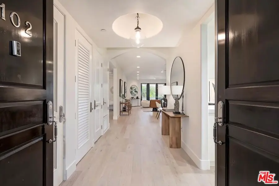 11715 Chenault Street #102, Los Angeles, CA 90049 - #2