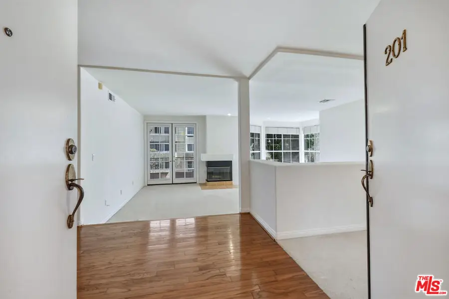 14570 Benefit Street #201, Sherman Oaks, CA 91403 - #2