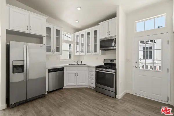 8250 Lankershim Boulevard #19, North Hollywood, CA 91605