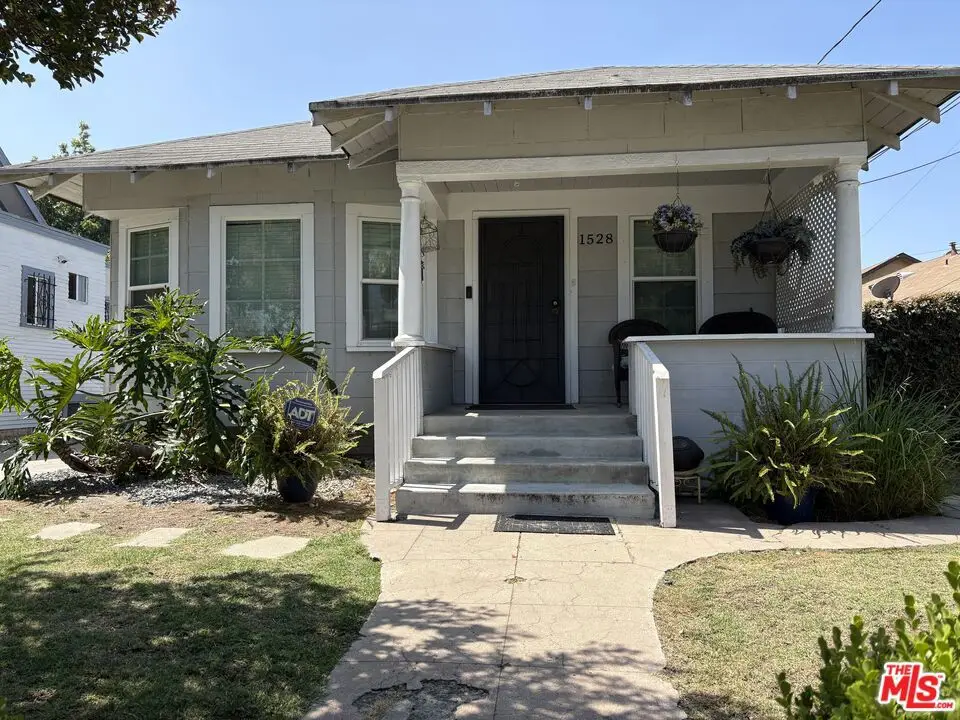 1528 W 36th Street, Los Angeles, CA 90018 - #1